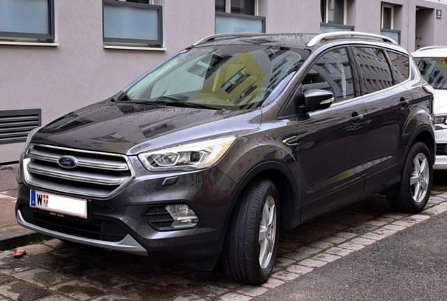 Ford Kuga 1,5 EcoBoost Titanium SUV / Geländewagen