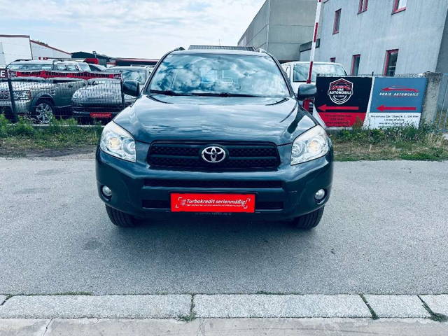 Toyota RAV4 2,2 D-4D 135 DPF 4WD SUV / Geländewagen