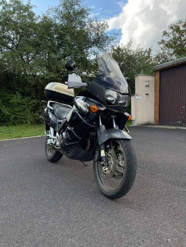 Honda Varadero Honda Varadero XL 1000 1999 Pickerl bis 2026 Tourer