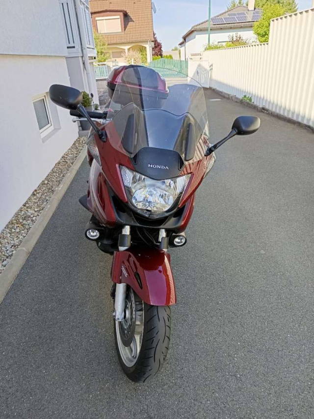Honda NT Deaville Tourer