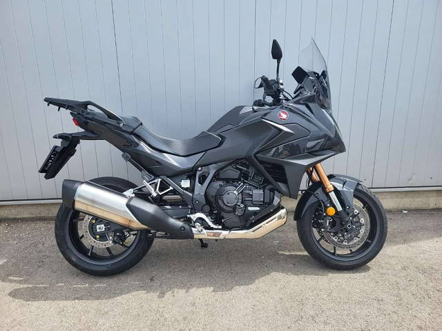 Honda NT 1100 DCT Electronic Suspension Tourer