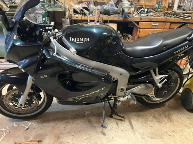 Triumph Sprint ST955i Tourer