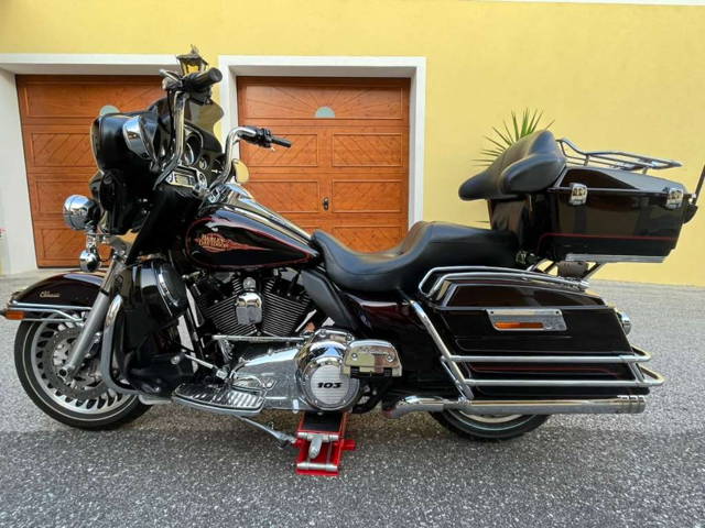 Harley-Davidson FLHTC EGlide Tourer
