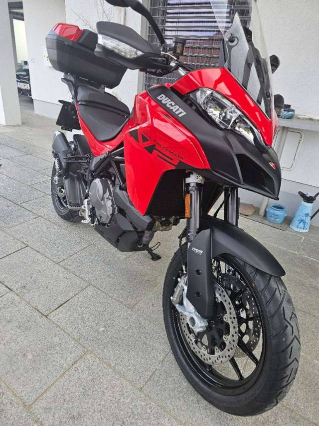 Ducati Multistrada V2 inkl. dreiteiliges Koffer Set im Wert von 2000 Enduro