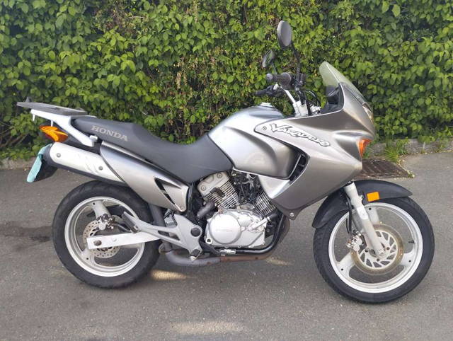 Honda Varadero Honda Varadero ,Top Zustand, Öamtc Pickerl, Tourer