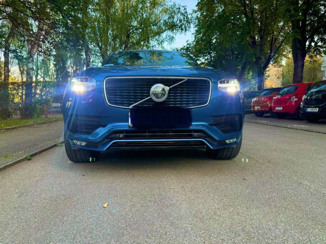 Volvo XC90 VOLVO XC90 D5 R-DESING SUV / Geländewagen