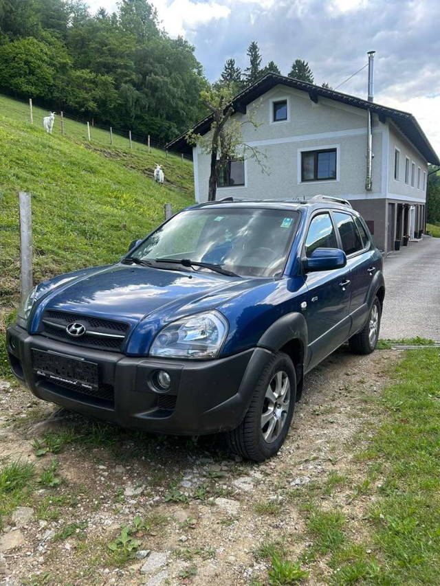 Hyundai Tucson 2,0 CRDI 4 WD AUTOMATIC SUV / Geländewagen