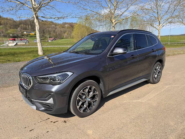 (reserviert) BMW X1 xDrive20i Aut. SUV / Geländewagen