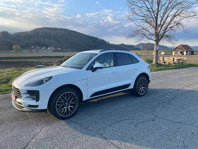 Porsche Macan SUV / Geländewagen