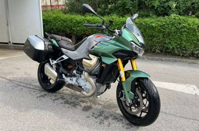Moto Guzzi V100 Mandello S Tourer