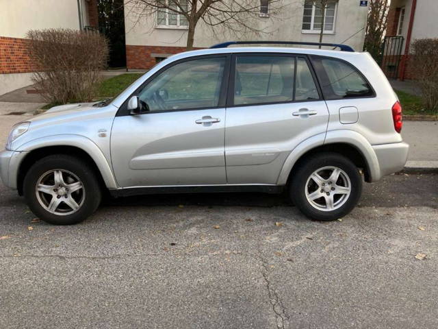 Toyota RAV4 SUV / Geländewagen