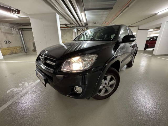 Toyota RAV4 2.2 D-4D 150 D-CAT SUV / Geländewagen