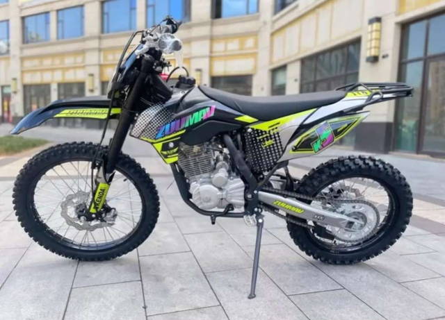 Neuwertige Zuumav 250ccm Motocross Dirtbike Enduro Motocross