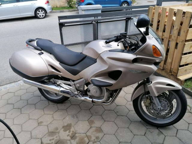 Honda NT 650 Deauville Tourer