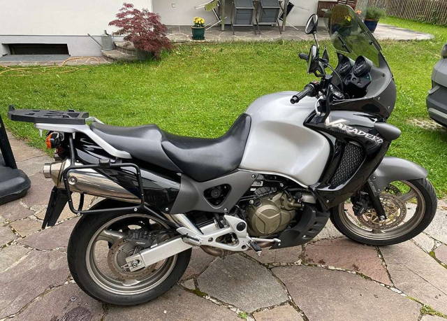 Honda Varadero 1000 mit 18.900 km Tourer