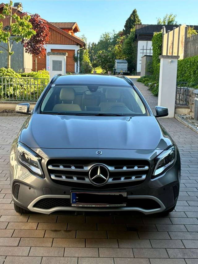 Mercedes-Benz GLA-Klasse GLA 200 d 4MATIC SUV / Geländewagen