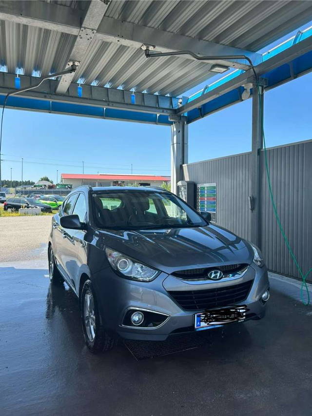 Hyundai iX35 2,0 CRDI 4WD SUV / Geländewagen