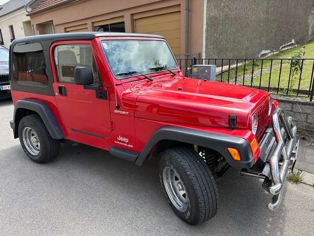 Jeep Wrangler 4,0 Sport Hard Top mit Klima SUV / Geländewagen