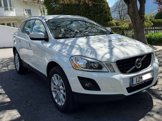 Volvo XC60 2,4D AWD Summum SUV / Geländewagen