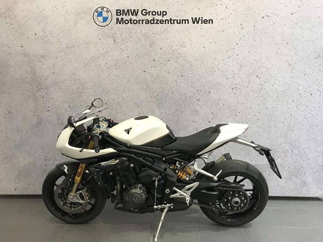 Triumph Speed Triple RR 1200 Tourer