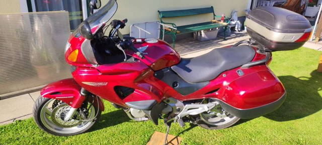Honda NT Honda Deauville NT 650 Tourer