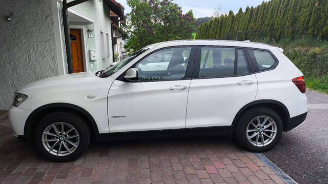 BMW X3 xDrive 2,0d, Automatik, AHK, NAV SUV / Geländewagen