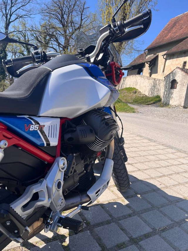 Moto Guzzi V85 TT Enduro