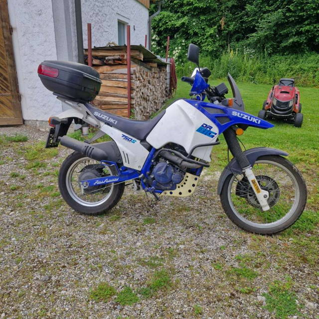 Suzuki DR 750 Enduro