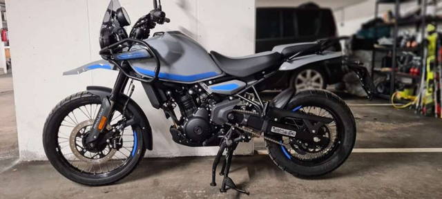 Royal Enfield Himalayan 452 Enduro