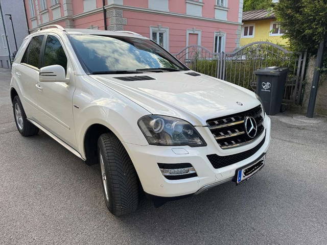 Mercedes-Benz M-Klasse ML 300 CDI BlueEfficiency 4MATIC Aut. DPF SUV / Geländewagen