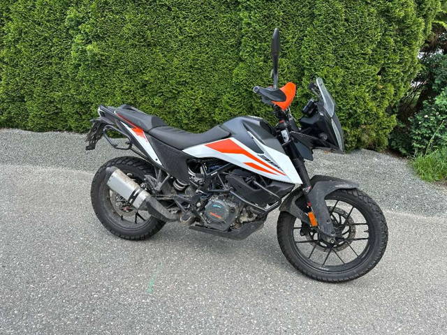 KTM 390 Adventure mit Quickshifter, Sturzbügel, Koffer Enduro