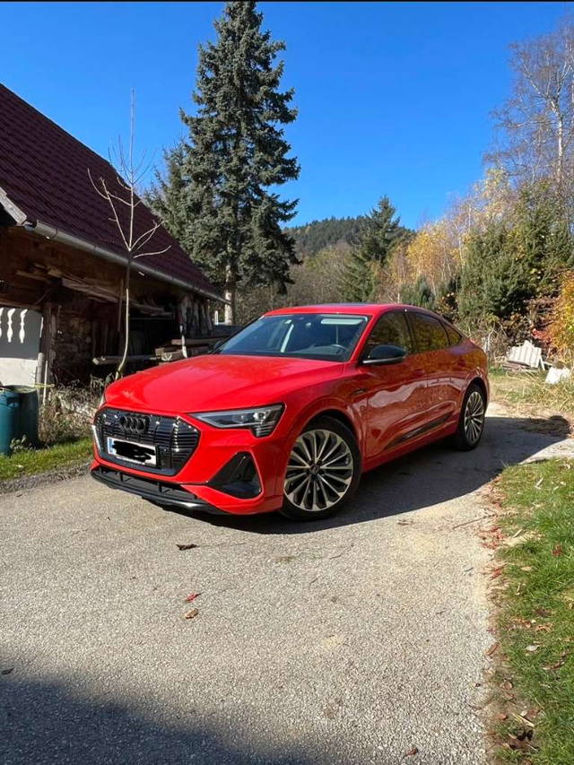 Audi e-tron (Q8) 55 Sportback SUV / Geländewagen