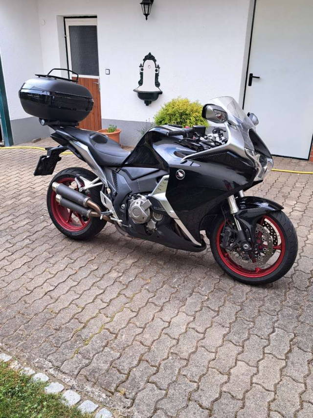 Honda VFR 1200 F (SC63) Tourer