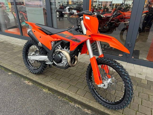 KTM 450 SX-F Season Opening Promotion 2025, Finanzi... Motocross