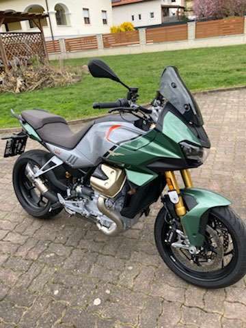 Moto Guzzi V100 Mandello S Tourer