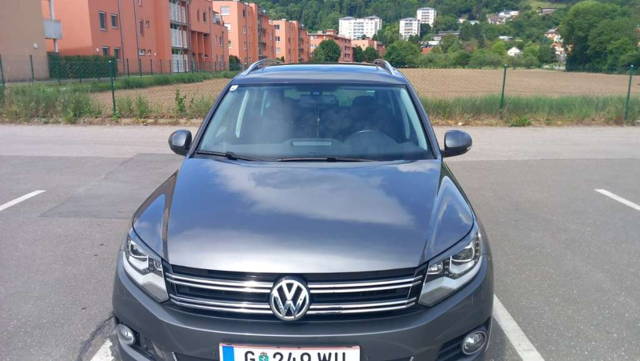 VW Tiguan 2.0 TDI XENON,PANORAMA,PDC,TEMPOMAT SUV / Geländewagen
