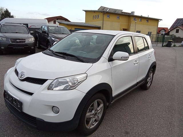 Toyota Urban Cruiser 1,4 D-4D DPF High AWD SUV / Geländewagen