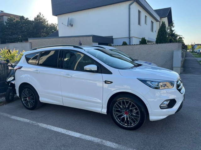 Ford Kuga ST-Line SUV / Geländewagen