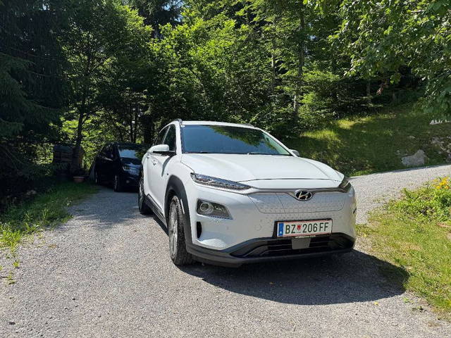 Hyundai Kona Elektro 64kWh Level 5 SOH 100% SUV / Geländewagen