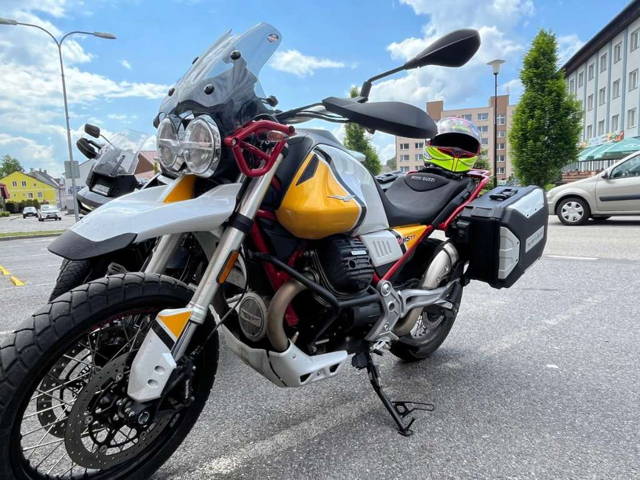 Moto Guzzi V85 TT Enduro
