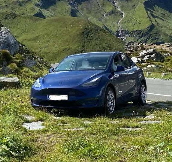 Tesla Model Y Max. Reichweite AWD, EAP SUV / Geländewagen