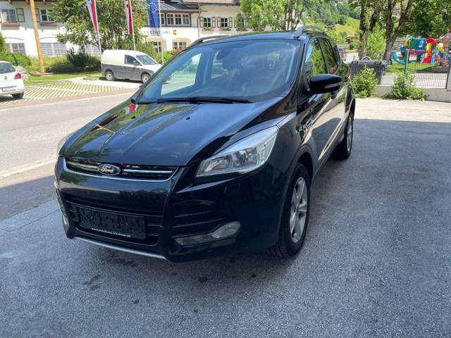 Ford Kuga Titanium 4 WD SUV / Geländewagen