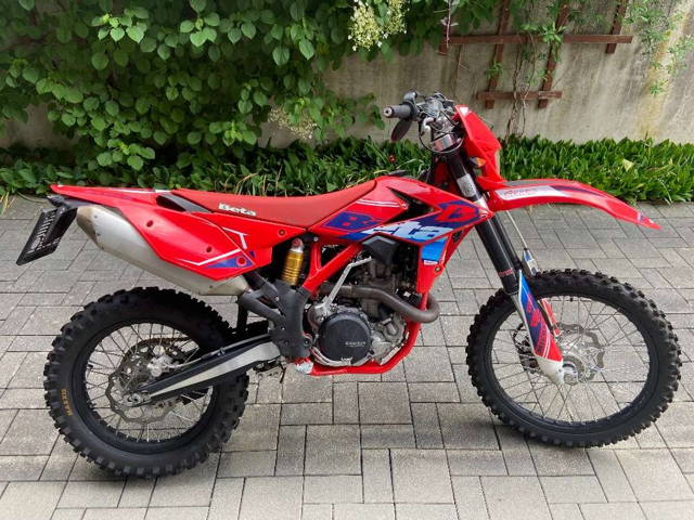 Beta RR 400 (Enduro und Supermoto Straßenzulassung mit dazugehörige Reifen+Felgen) Enduro