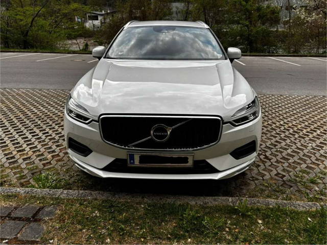 Volvo XC60 D4 Momentum AWD Geartronic SUV / Geländewagen