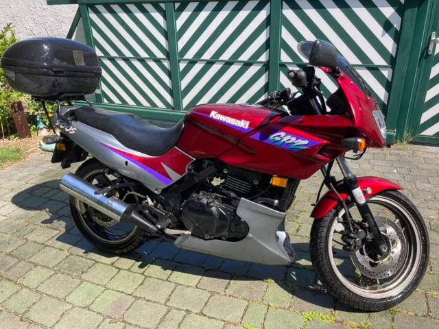 Kawasaki GPZ 500S Tourer