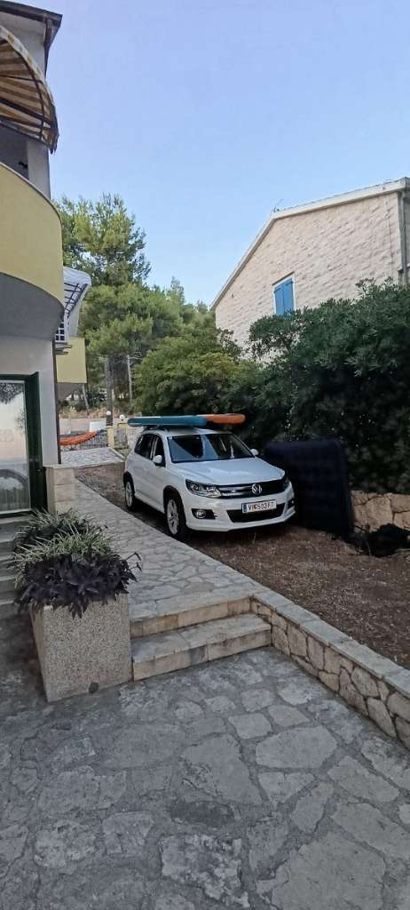 VW Tiguan R Line SUV / Geländewagen