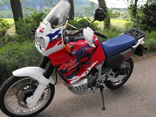 Honda XR v 750 Africa Twin  25000 Km. Enduro