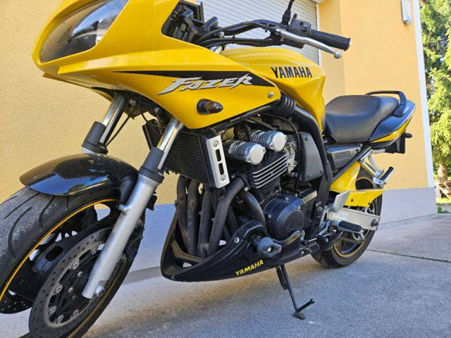 Yamaha FZS 600 Fazer Tourer