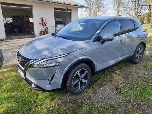 Nissan Qashqai 1,3 DIG-T MHEV 4x4 N-Connecta Aut. SUV / Geländewagen