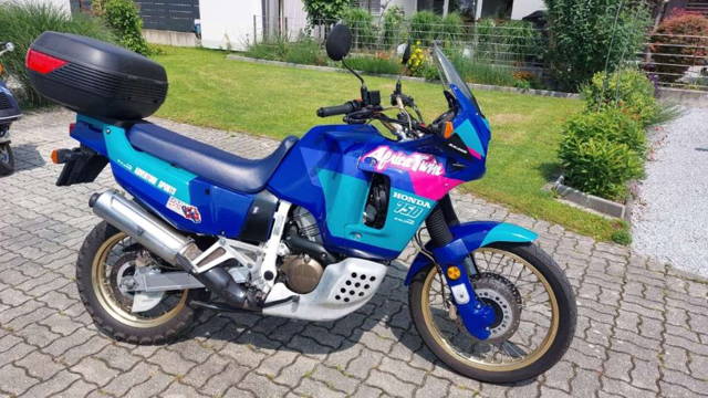 Honda XR Africa Twin 750 XRV Tourer